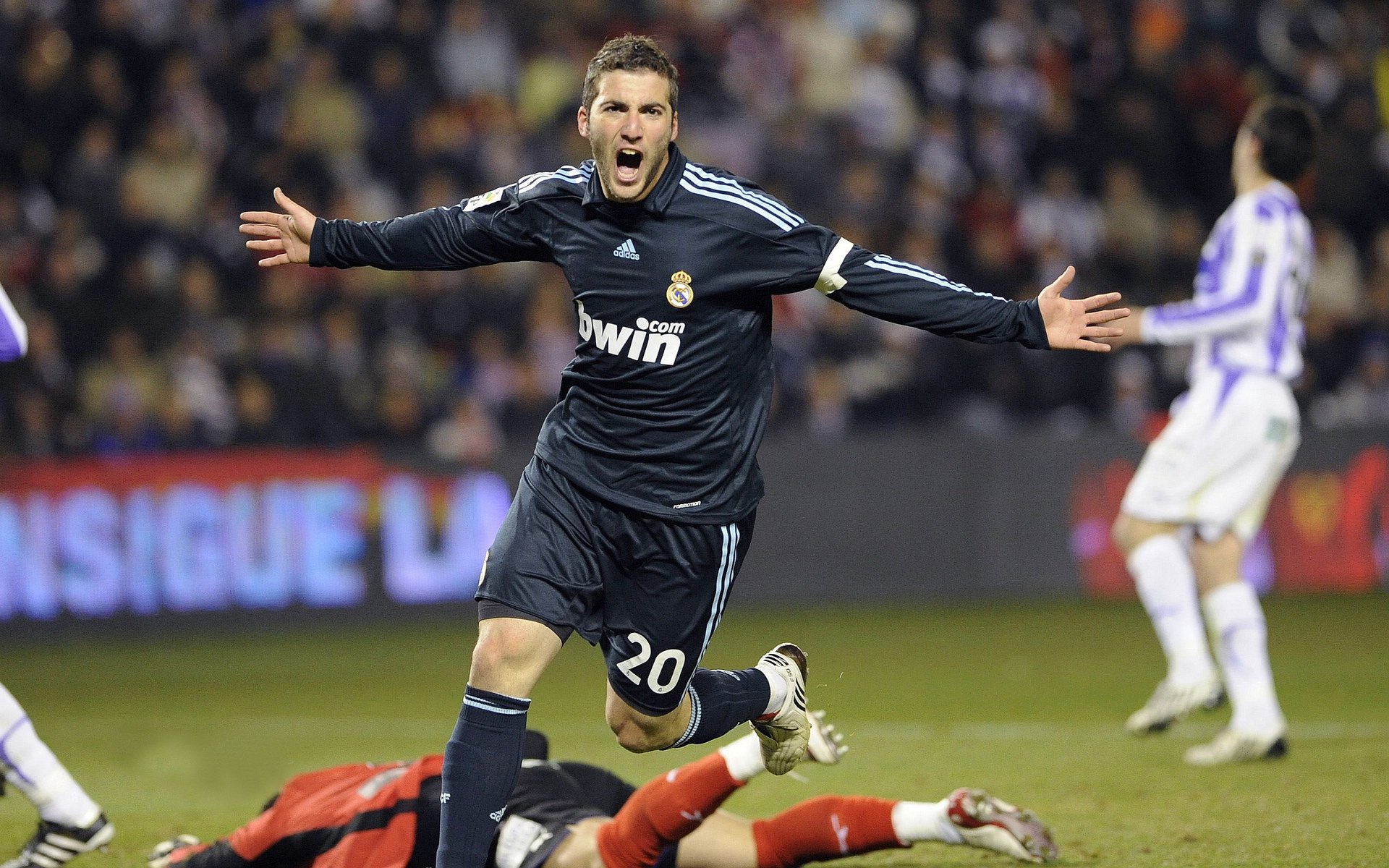 开云官网入口注册-安东·李恩：精准的视野和传球让他成为全黑队的进攻指挥官，安东里尼