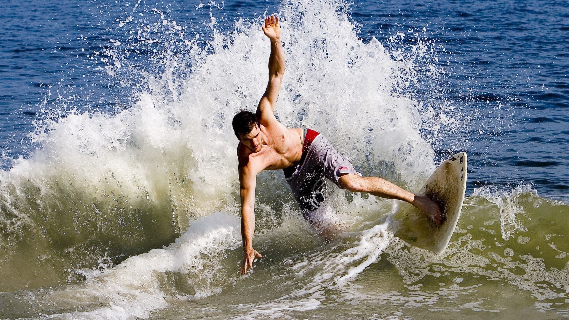 托里·哈斯克赛场风采尽显未来潜力，拖哈里斯